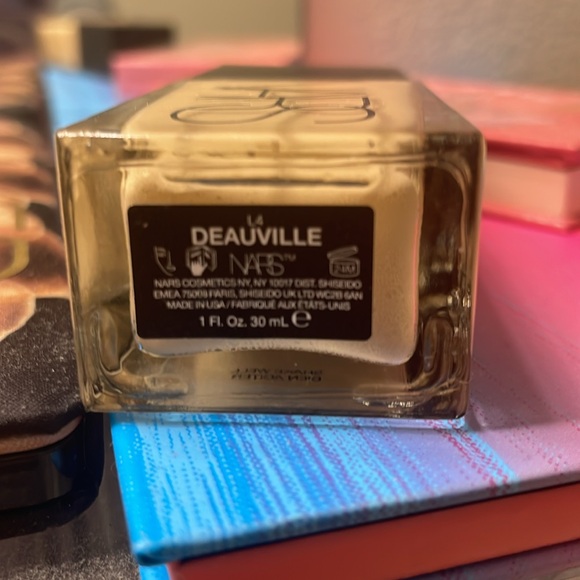 NARS Light Reflecting Foundation Deauville L4 Shade - Picture 3 of 3